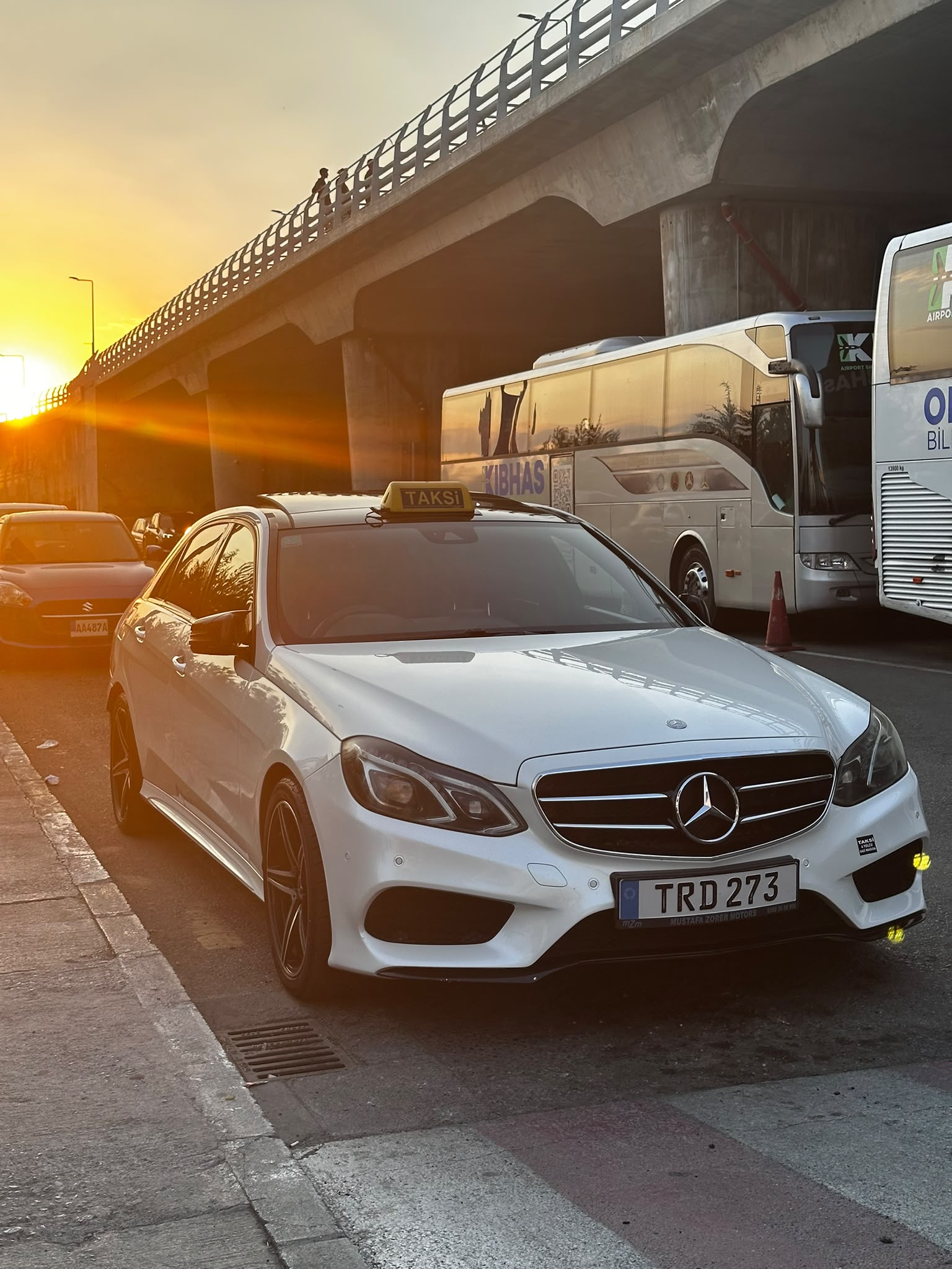 Ali Taksi Luxury Vehicle